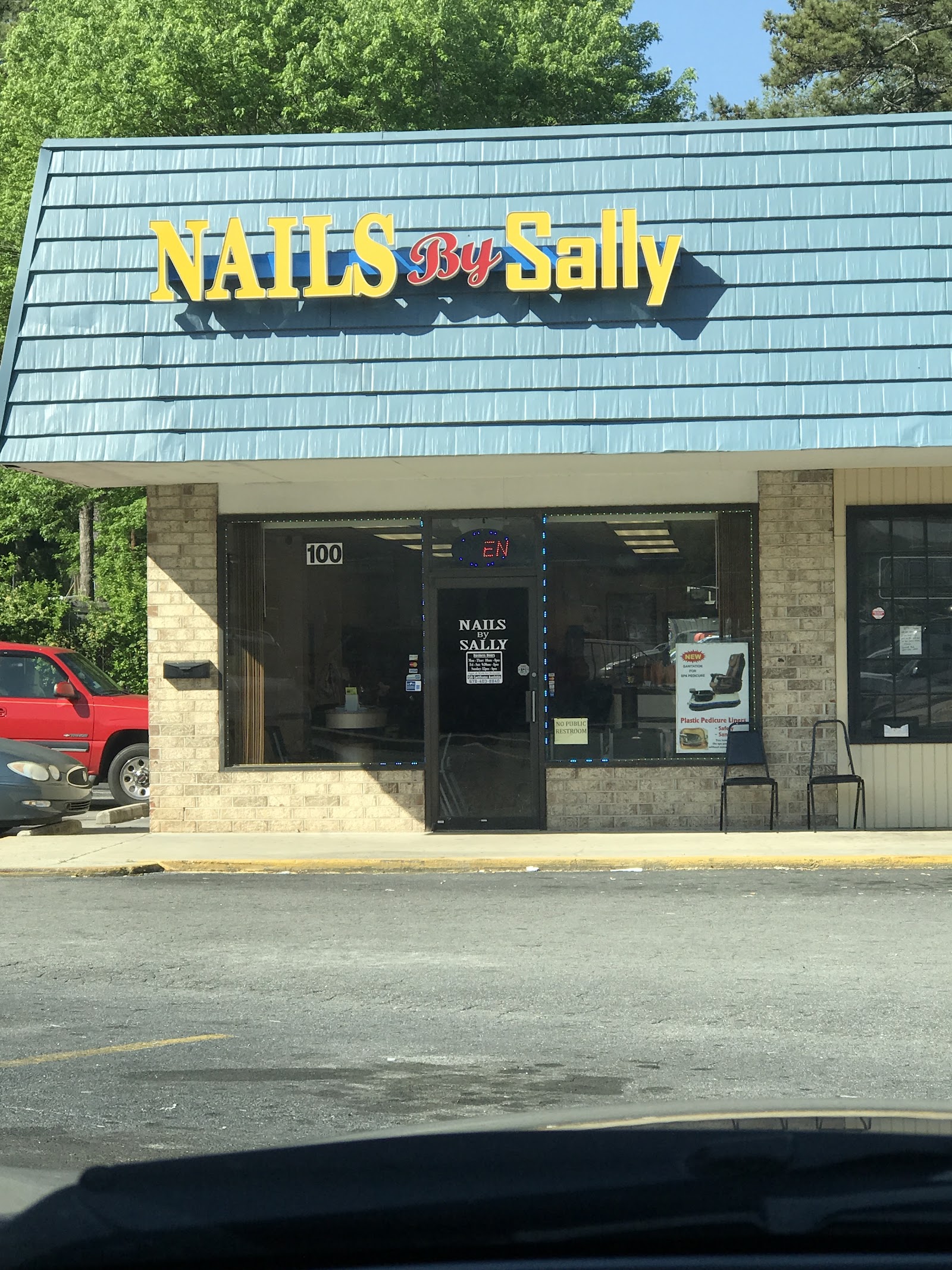 Natural nail logo